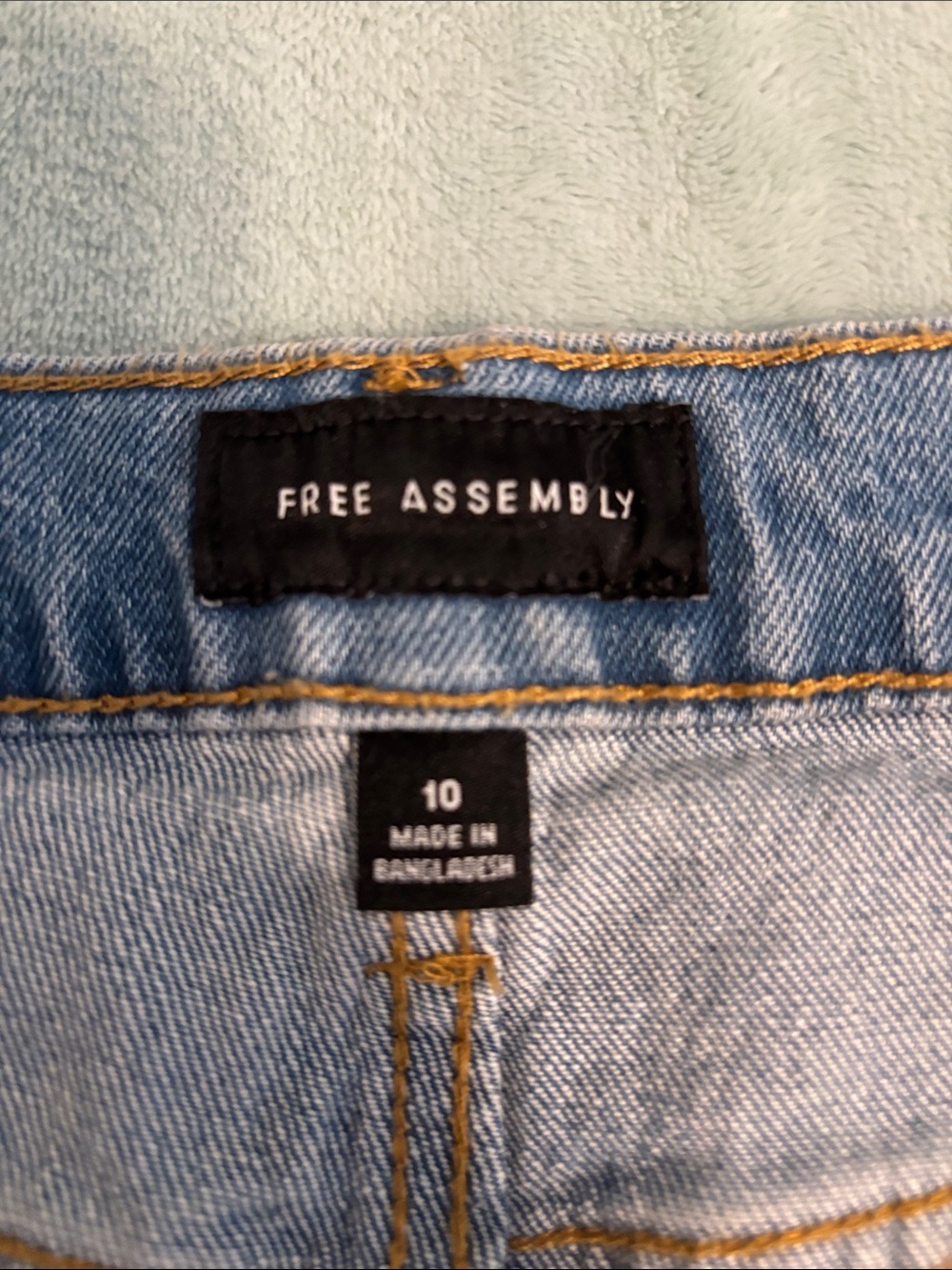 Light Blue Wide-Leg Women's Jeans - Casual Flare - Picture 3 of 4